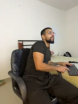 vincentjaxon online show from November 25, 5:59 pm