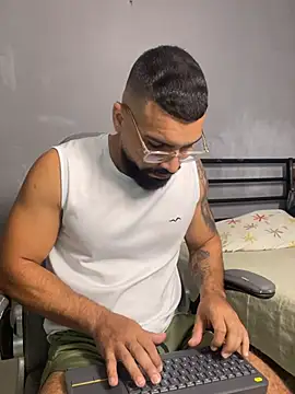 vincentjaxon online show from April 10, 6:04 pm