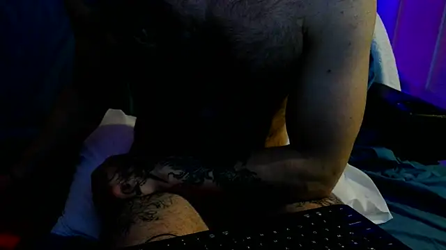 Luv2SuckBWC92 online show from October 15, 6:54 am