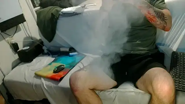 Luv2SuckBWC92 online show from November 3, 1:43 am