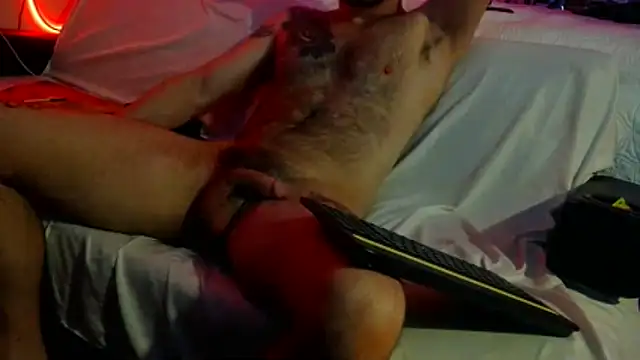 Luv2SuckBWC92 online show from October 20, 3:43 am