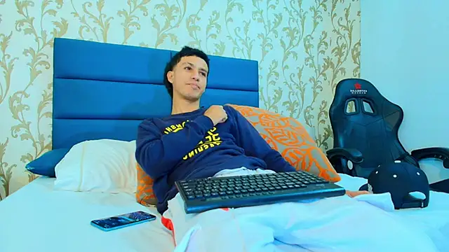 Marcus Jeron online show from October 16, 2:30 am