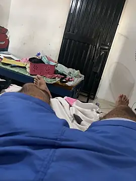 Alejand276765 online show from December 21, 8:06 pm