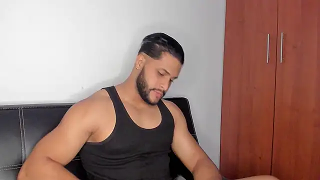 Pier Simons online show from November 20, 9:30 am