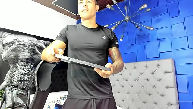 andres-clark92 online show from March 30, 4:41 pm