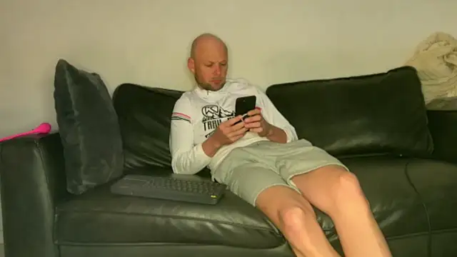 BRIANSILK77 online show from October 26, 4:53 pm