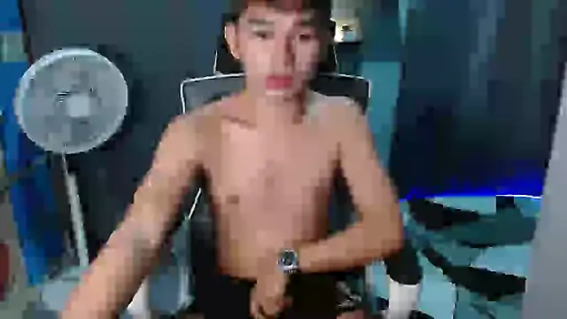 Midnight Snack69 online show from October 27, 4:53 pm