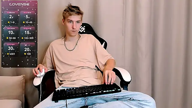 MrSexyCum4U online show from October 7, 10:25 pm