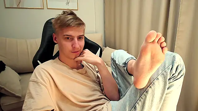 MrSexyCum4U online show from September 27, 9:01 pm