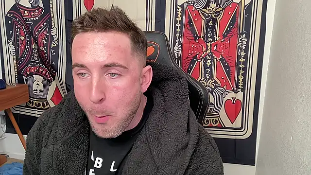 brettmycles28 online show from December 19, 9:01 pm