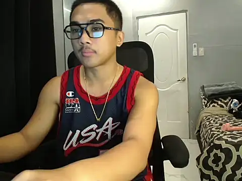 Snapshot of pinoyAdrianneXXX chatting on October 12, 2:05 am pinoyAdrianneXXX online show from October 12, 2:05 am