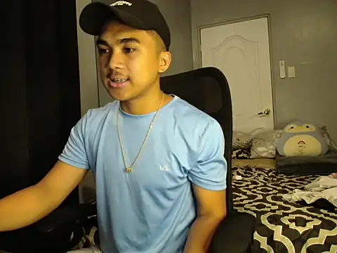 Snapshot of pinoyAdrianneXXX chatting on October 2, 2:37 am pinoyAdrianneXXX online show from October 2, 2:37 am
