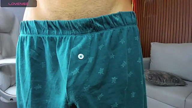 Leo santoro online show from December 16, 4:03 pm