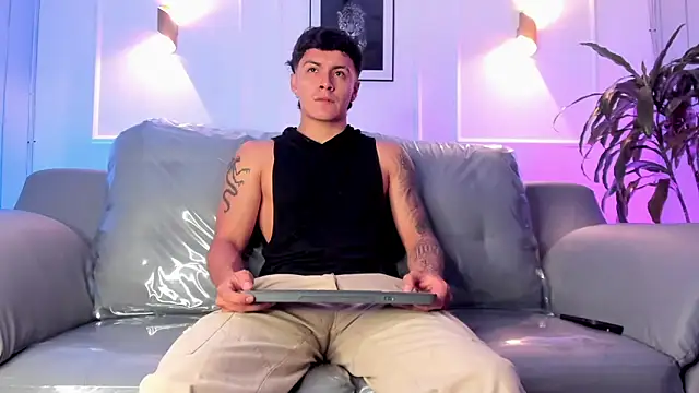 Leo santoro online show from April 1, 2:03 pm