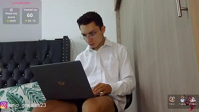 alejo g23 online show from October 3, 9:09 pm