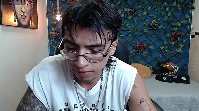 derekfly online show from October 3, 3:33 am
