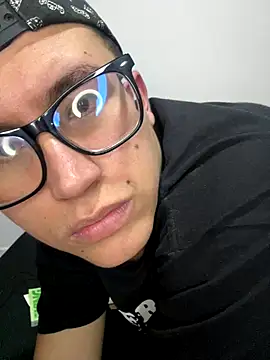 Kurtxxx22 online show from November 2, 5:12 am