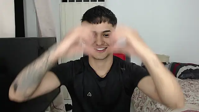 Alex mojica online show from October 21, 5:10 am