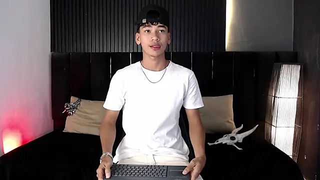 Dominic ghost online show from October 15, 11:45 pm