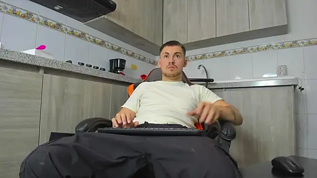 BrunoWalkerr online show from September 17, 1:12 pm