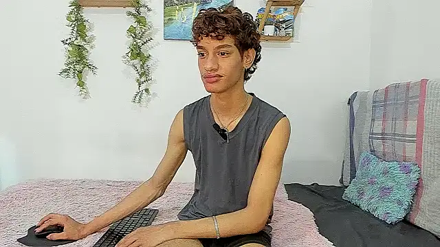 Peterfrost19 online show from November 18, 12:25 am