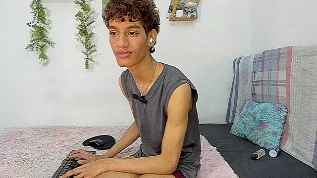 Peterfrost19 online show from November 13, 10:24 pm