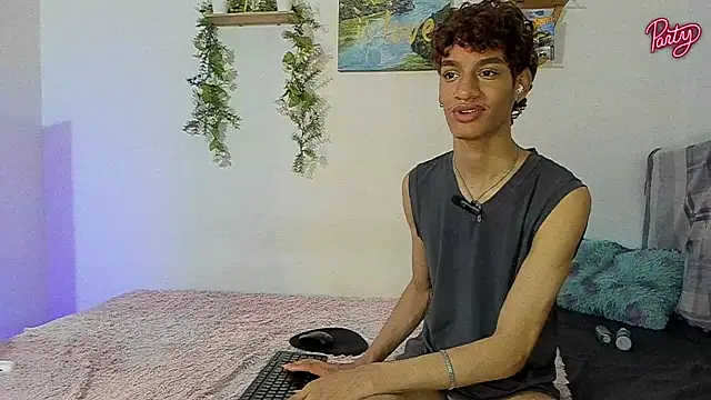 Peterfrost19 online show from November 19, 9:47 pm