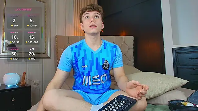 Snapshot of TaylerWhite chatting on September 13, 12:39 pm TaylerWhite online show from September 13, 12:39 pm