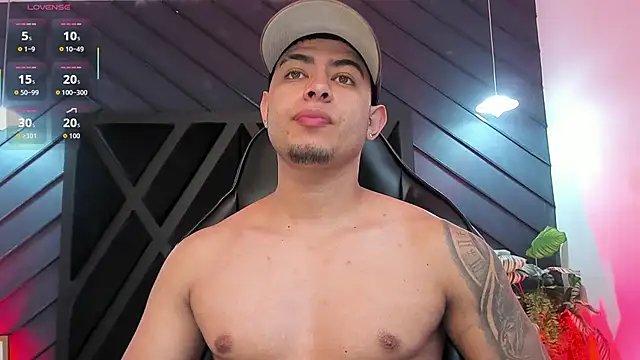 marco garciia  online show from December 19, 11:34 pm