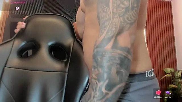 marco garciia  online show from October 11, 12:03 am