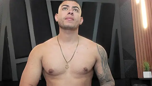 marco garciia  online show from October 23, 11:19 pm