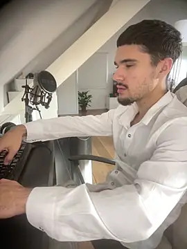 los freaky online show from October 21, 2:31 pm