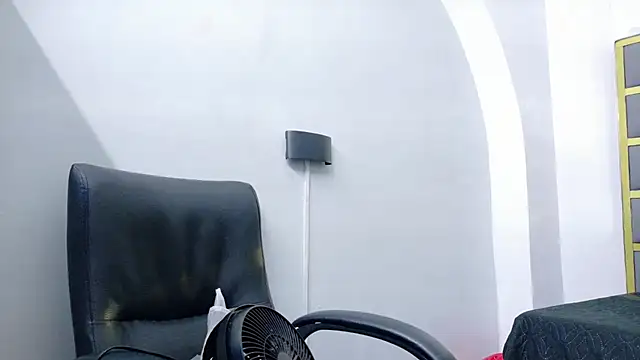 yorbymaxx online show from December 2, 2:09 pm