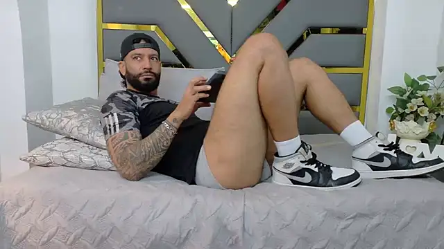 yorbymaxx online show from October 15, 3:08 pm