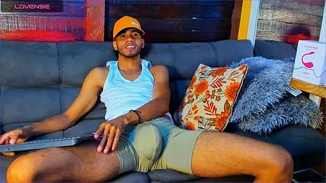 Alex bigcock11  online show from October 8, 3:38 pm