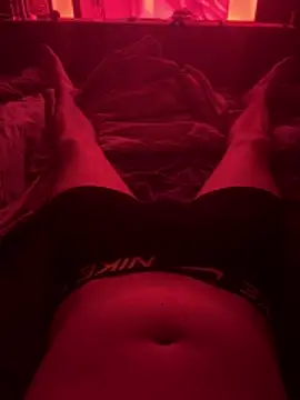 naughtycoupl98 online show from March 21, 12:58 am