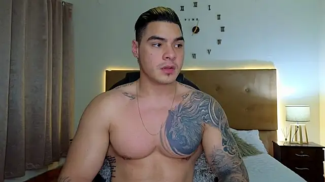 Steven Velez online show from October 28, 1:52 am