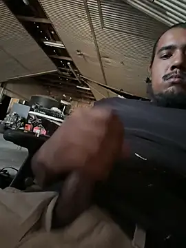 Mikeylovewetpussy online show from February 6, 8:06 pm