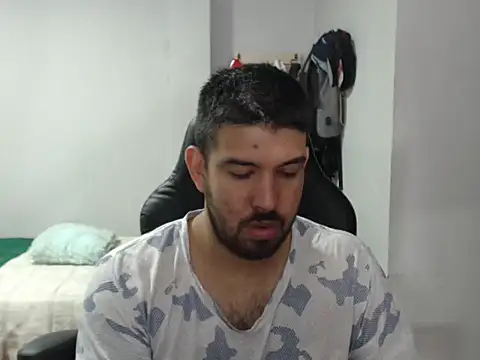 Axel11113 online show from November 14, 3:31 am