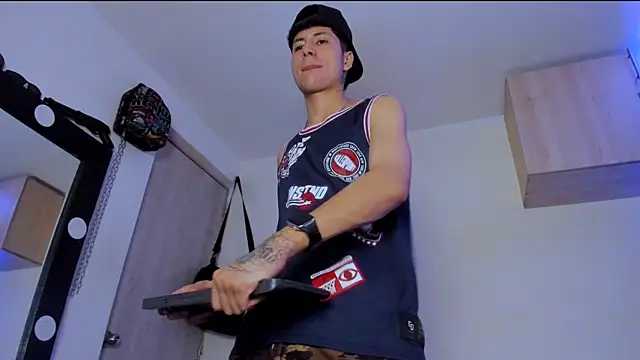 Snapshot of Mateo_Escobar chatting on September 10, 5:00 pm Mateo Escobar online show from September 10, 5:00 pm