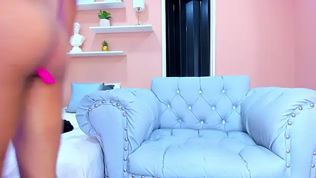 MaxiWildd online show from March 7, 6:38 pm