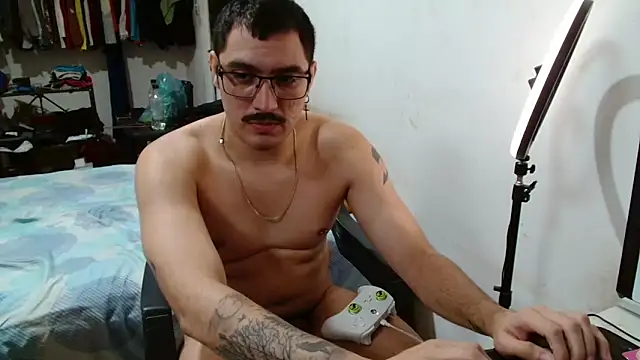 Leonino231 online show from April 19, 6:10 pm