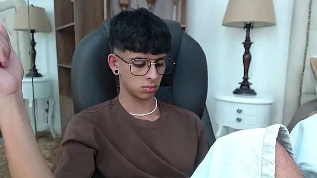 Ibratxandy online show from March 28, 7:25 pm