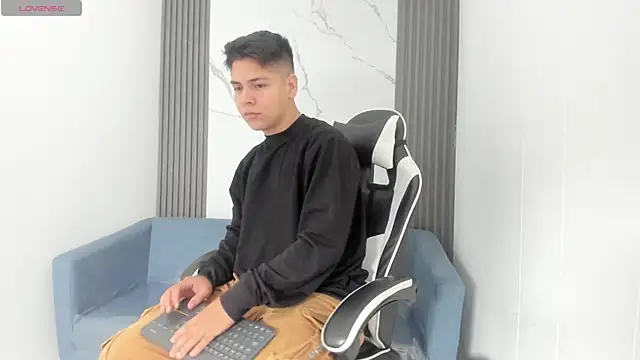 Asta Black online show from October 21, 9:17 pm