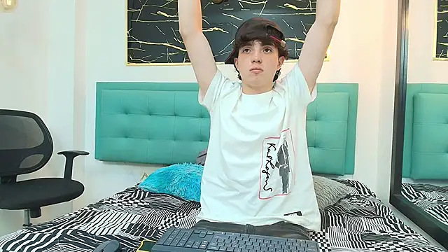 dia fax18 online show from October 21, 8:12 pm