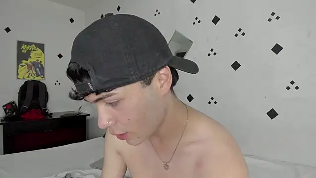 crushnier1 online show from October 24, 9:05 pm