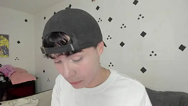 crushnier1 online show from October 21, 8:34 pm