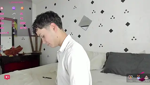 crushnier1 online show from November 19, 5:57 pm