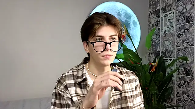 Oliver Starboy online show from October 3, 5:45 am