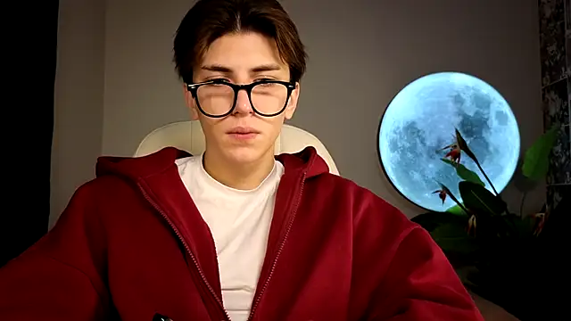 Oliver Starboy online show from September 29, 5:28 am